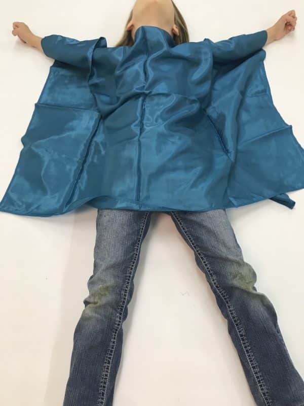 Poncho satiné bleu mer